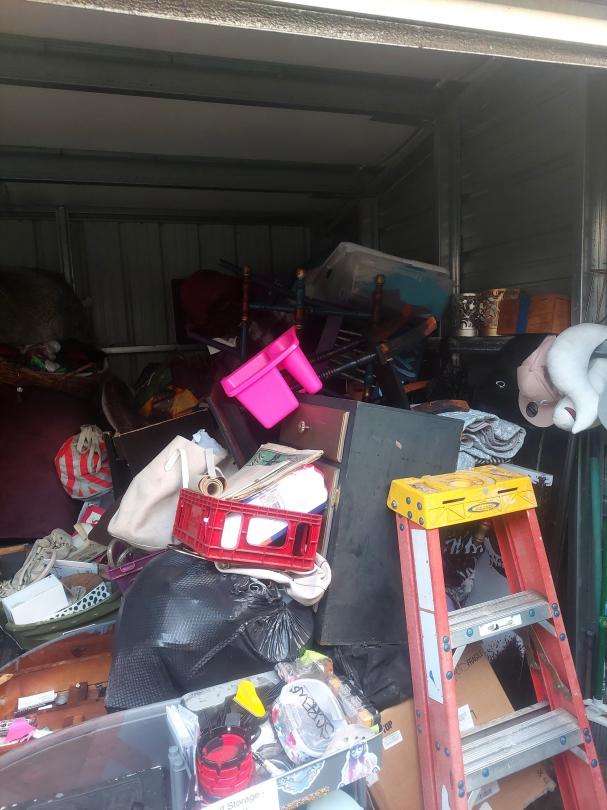 Storage Unit Auction in Roseburg, OR at UStore Self Storage Garden